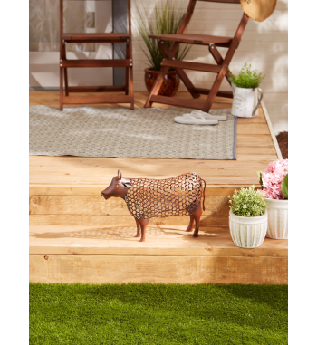 CHICKEN WIRE COW SCULPTURE