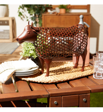 CHICKEN WIRE COW SCULPTURE